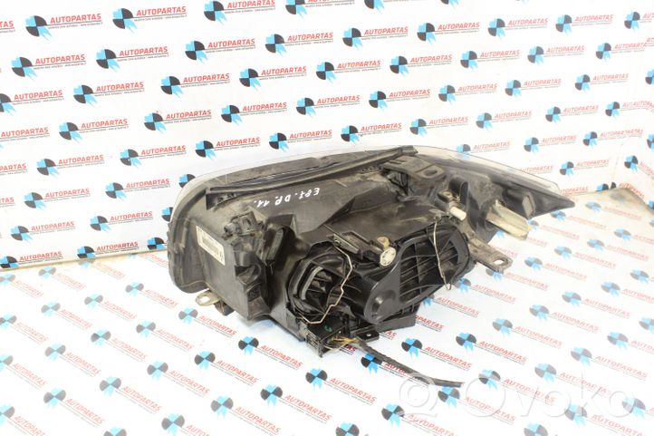 BMW 1 E81 E87 Lampa przednia 7249652