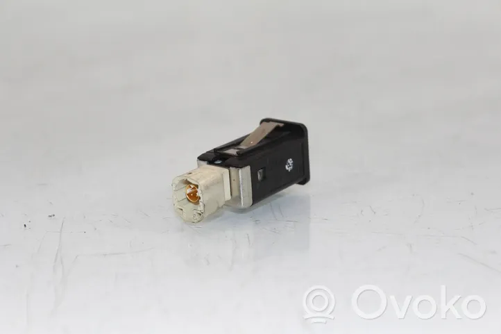BMW 1 E82 E88 Connecteur/prise USB 9167196