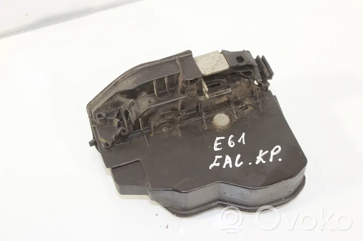 BMW 5 E60 E61 Zamek drzwi tylnych 7167075