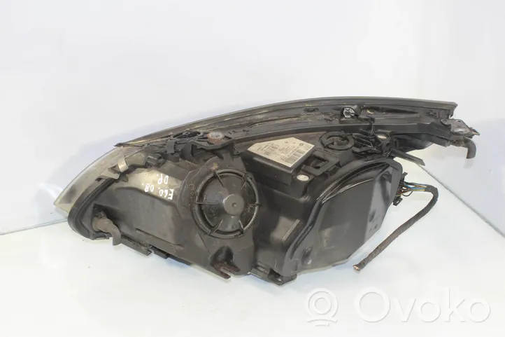 BMW 5 E60 E61 Priekinis žibintas 7044674