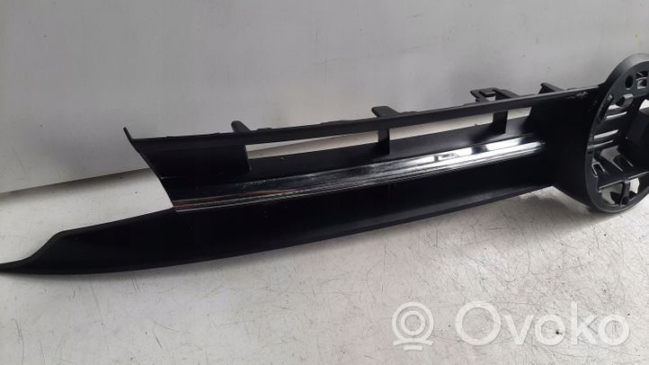 Volkswagen Polo VI AW Griglia superiore del radiatore paraurti anteriore 2G0853651L