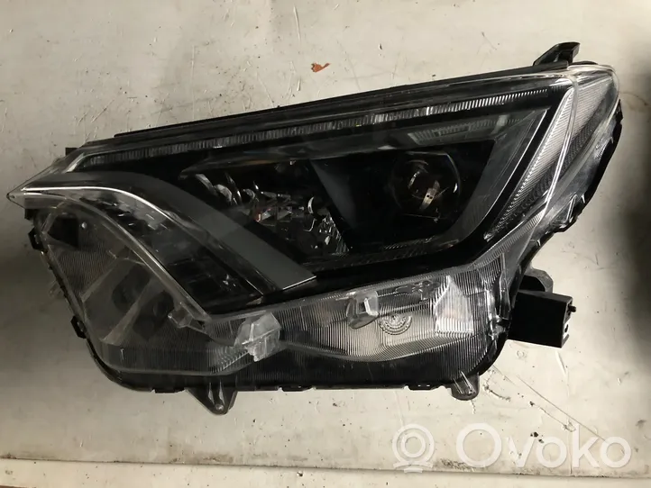 Toyota RAV 4 (XA30) Lampa przednia 