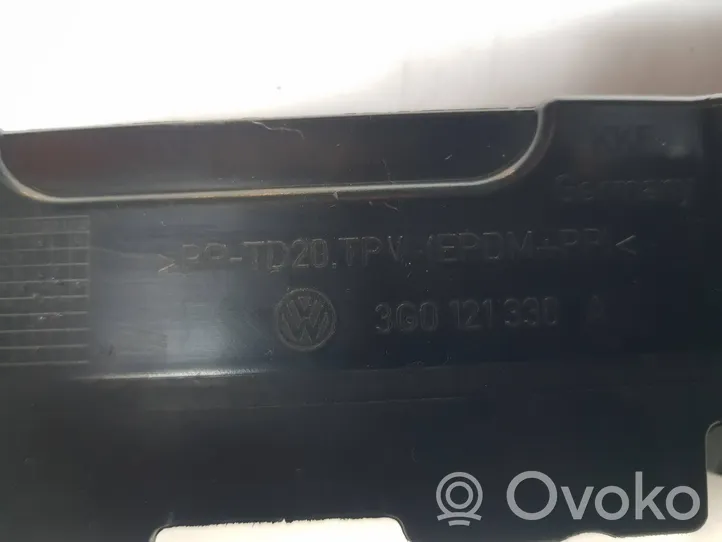 Volkswagen PASSAT B8 Viršutinė dalis radiatorių panelės (televizoriaus) 3G0121330A