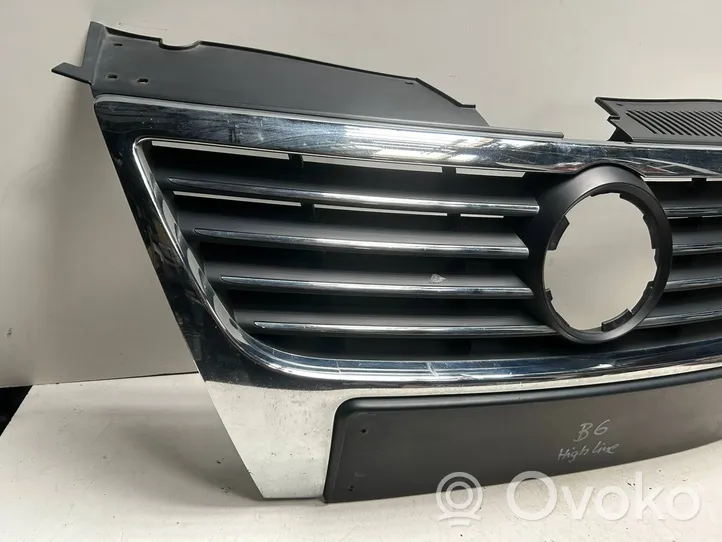 Volkswagen PASSAT B6 Front bumper upper radiator grill 3C0853651D