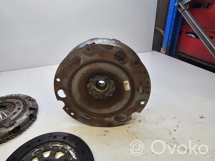 Audi A4 S4 B9 8W Sankabos komplektas 0CX105266