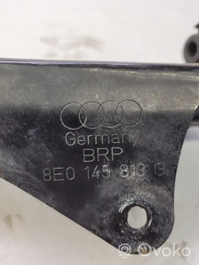 Audi A4 S4 B7 8E 8H Support, tuyau de refroidissement intermédiaire 8E0145813G