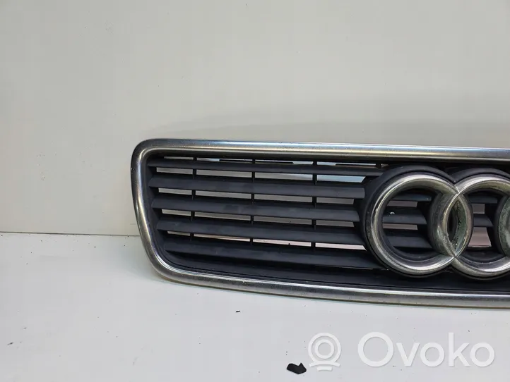 Audi A4 S4 B5 8D Grille de calandre avant 8D0853651J