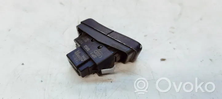 Audi A3 S3 8P Central locking switch button 8P1962107