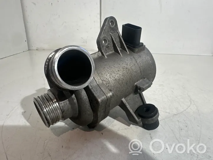 BMW 5 E60 E61 Pompa dell’acqua 7561229