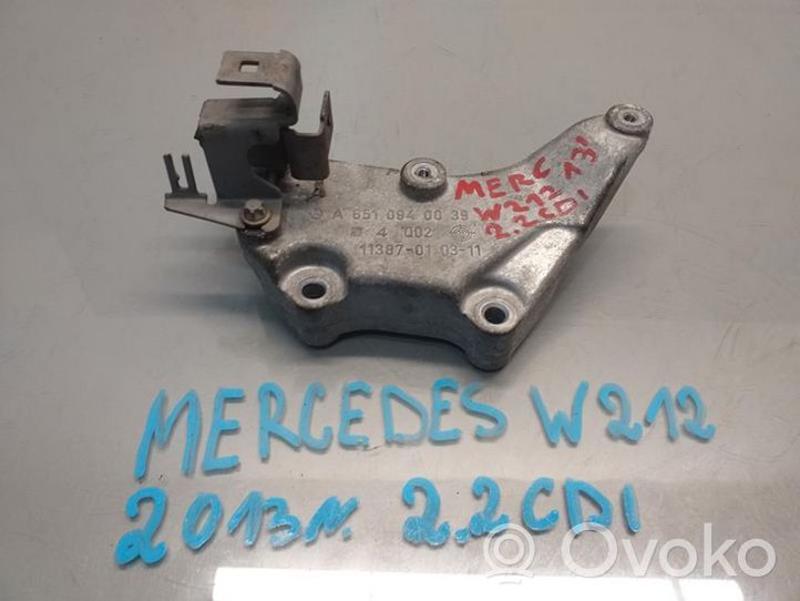 Mercedes-Benz E AMG W212 Supporto di montaggio del motore A6510940039