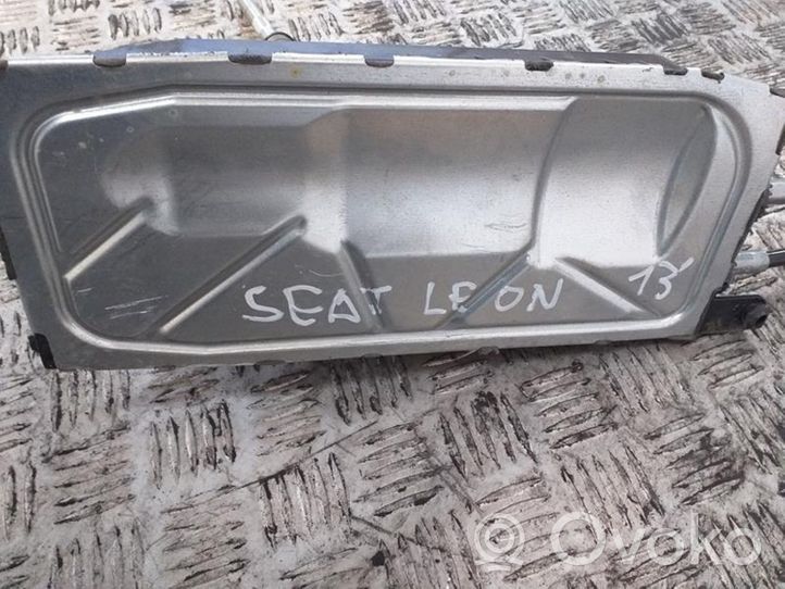 Seat Leon (5F) Vaihteenvalitsimen vaihtaja vaihdelaatikossa 5Q0711061