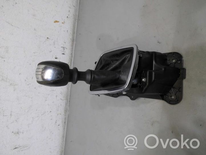 Renault Latitude (L70) Gear selector/shifter in gearbox 