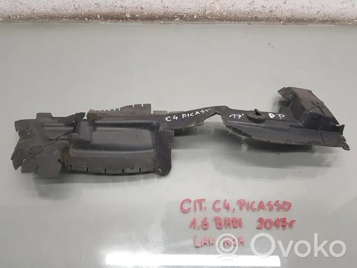 Citroen C4 II Picasso Osłona chłodnicy 9677015280