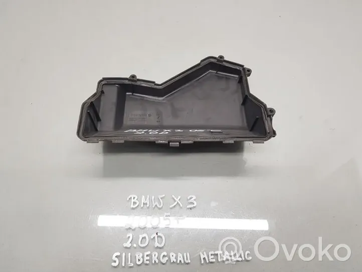 BMW X3 E83 Coperchio scatola dei fusibili 