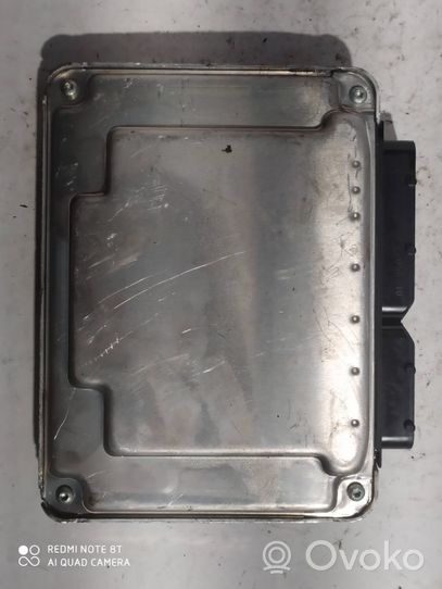 Audi A4 S4 B6 8E 8H Engine control unit/module 8E0907401T