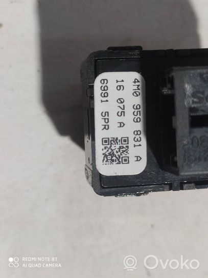 Audi A4 S4 B9 Tailgate opening switch 4M0959831A