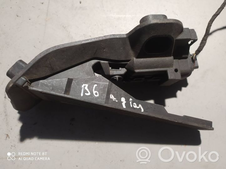 Volkswagen PASSAT B6 Pedal del acelerador 1K2721503M