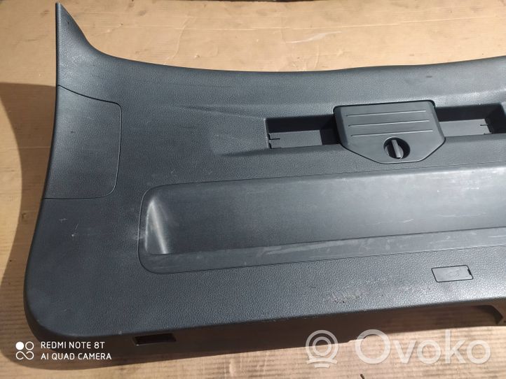 Volkswagen Touareg II Set rivestimento portellone posteriore/bagagliaio 7P6867601A