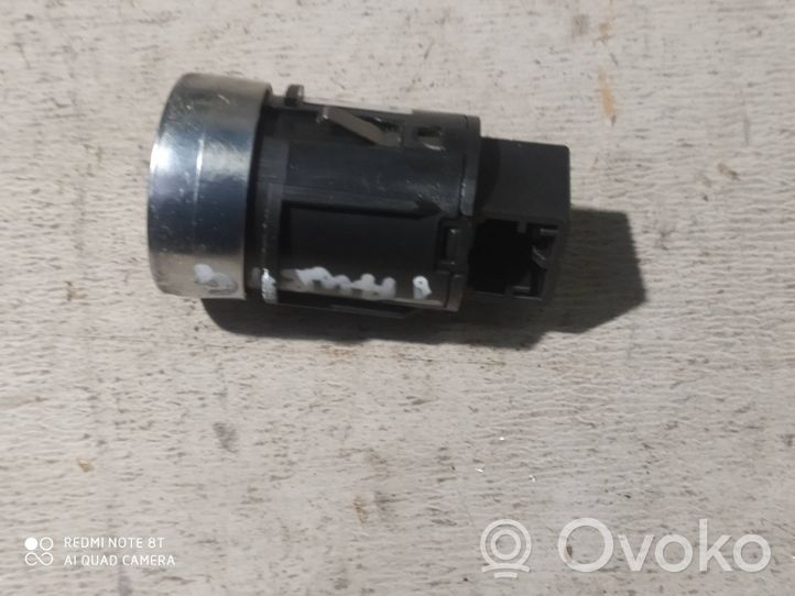 Volkswagen Touareg II Bouton poussoir de démarrage du moteur 7P1905217