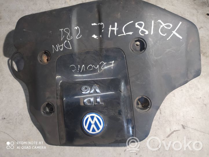 Volkswagen PASSAT B5.5 Variklio dangtis (apdaila) 059103925C