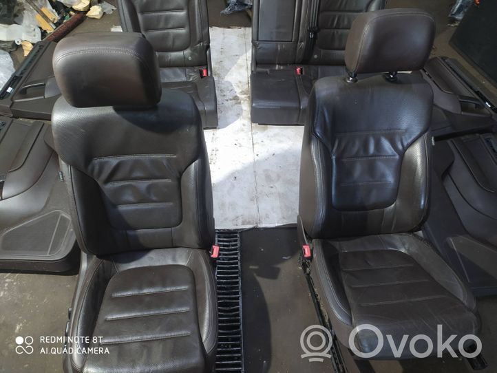 Volkswagen Touareg II Garnitures, kit cartes de siège intérieur avec porte 