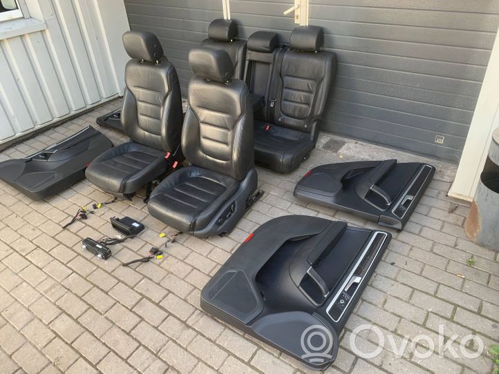 Volkswagen Touareg II Juego interior 7P1867011BC