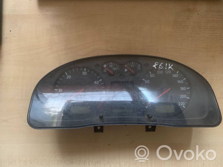 Volkswagen PASSAT B5 Speedometer (instrument cluster) 3B0919861K