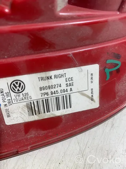Volkswagen Touareg II Luci posteriori del portellone del bagagliaio 7P6945094A