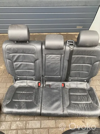 Volkswagen Touareg II Set sedili 