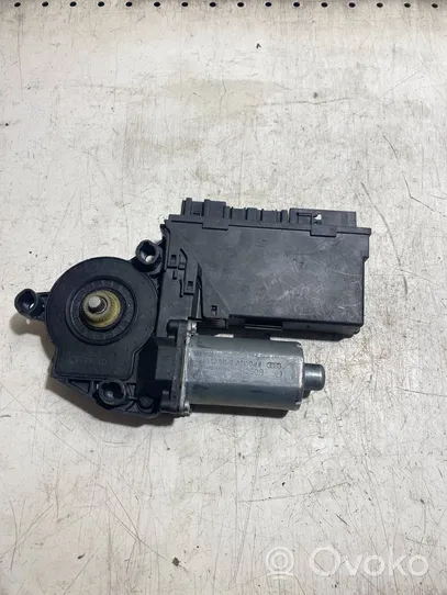 Audi A4 S4 B7 8E 8H Front door window regulator motor 8E2959802F