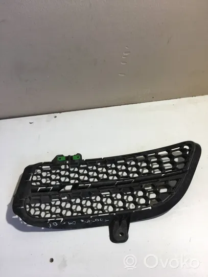 Volkswagen Touareg I Grille inférieure de pare-chocs avant 7L6853666