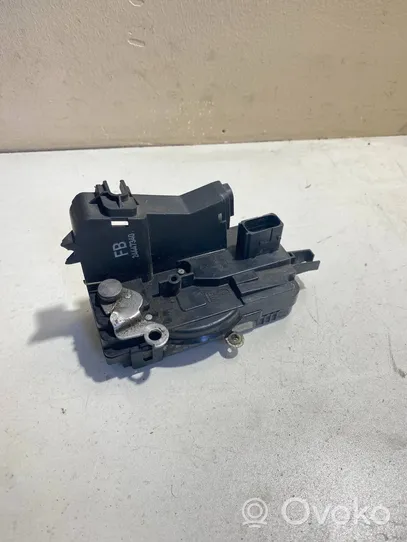 Opel Vectra C Front door lock 24447340