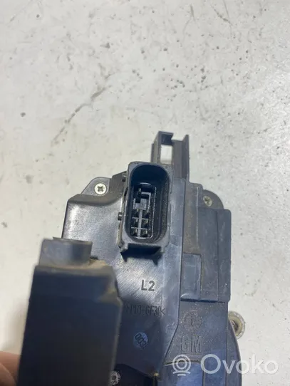 Opel Vectra C Front door lock 24447340