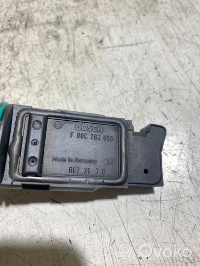 Volkswagen PASSAT B6 Mass air flow meter F00C2G2055