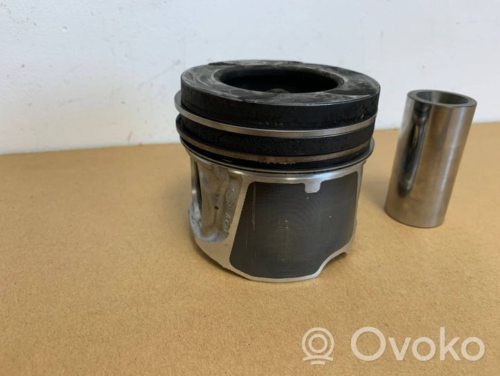 Renault Trafic II (X83) Piston 7701479104