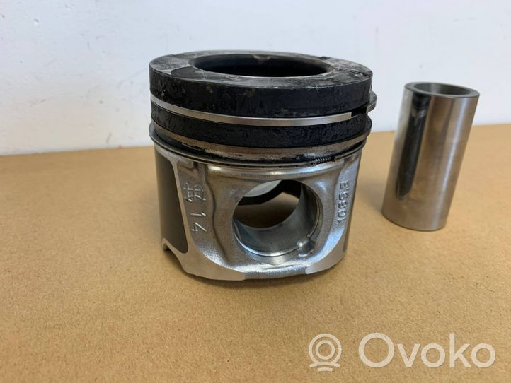 Renault Trafic II (X83) Piston 7701479104