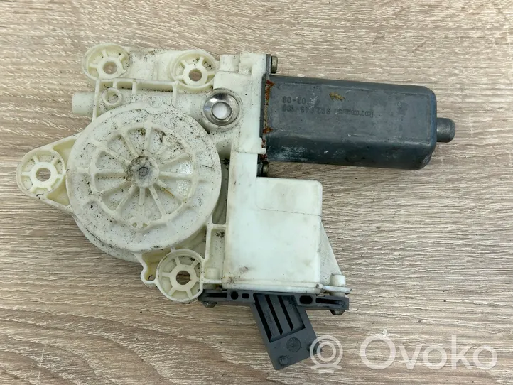 Toyota Avensis T250 Front door window regulator motor 999060101