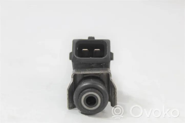 BMW M5 Fuel injector 7506158