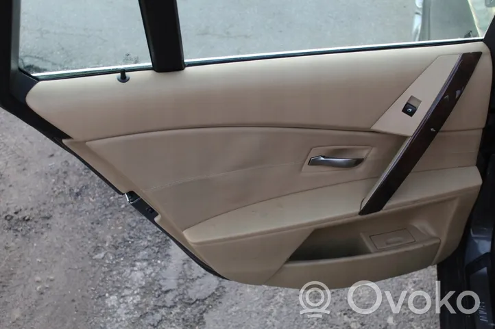 BMW 5 E60 E61 Kupejas aizmugures sānu apdares panelis 
