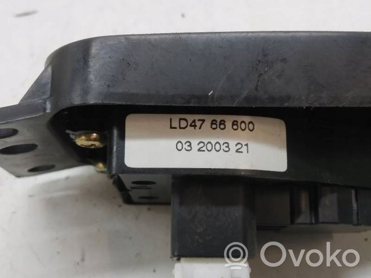 Mazda MPV II LW Bouton de commutateur rétroviseur latéral LD4766600