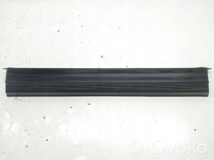 Mercedes-Benz 190 W201 Foot area side trim 