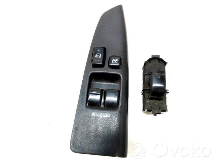 Toyota Corolla Verso E121 Przełącznik / Przycisk otwierania szyb 