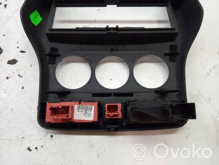 Citroen C3 Picasso Verkleidung Radio / Navigation 96631921XT