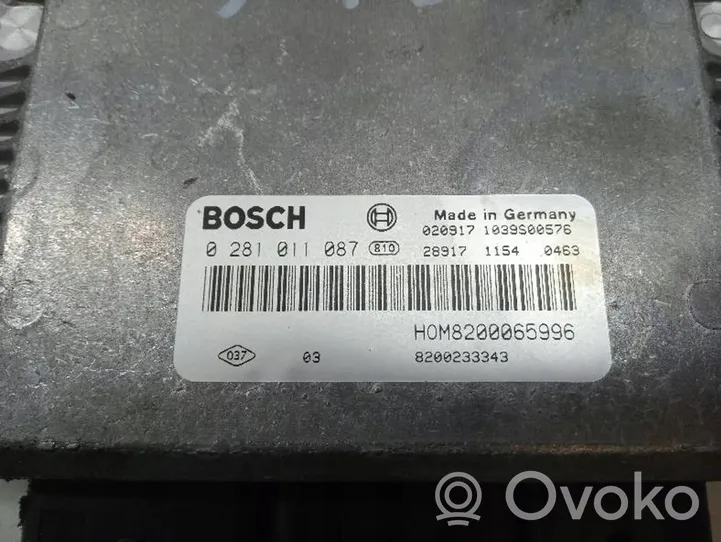 Volvo S40, V40 Unidad de control/módulo del motor 0281011087