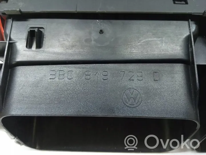 Volkswagen PASSAT B5 Kojelaudan tuuletussuuttimen suojalista 3B0819728D