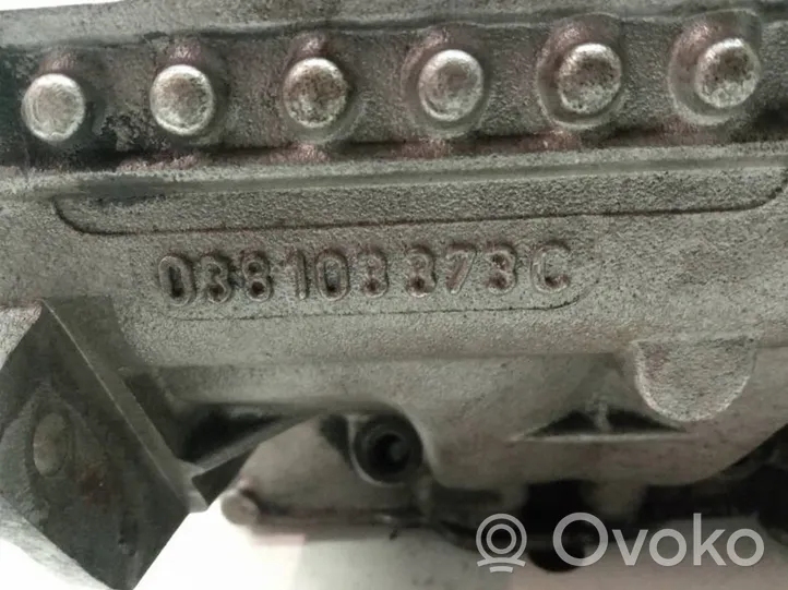 Volkswagen PASSAT B5.5 Testata motore 