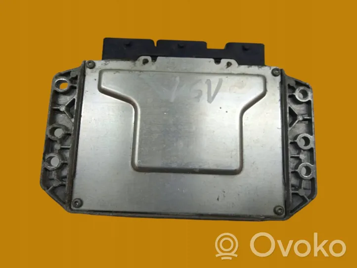 Renault Clio III Sterownik / Moduł ECU 8200504593