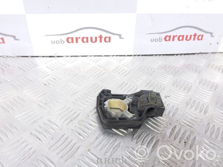 BMW M5 Staffa del pannello di supporto del radiatore 17117575248