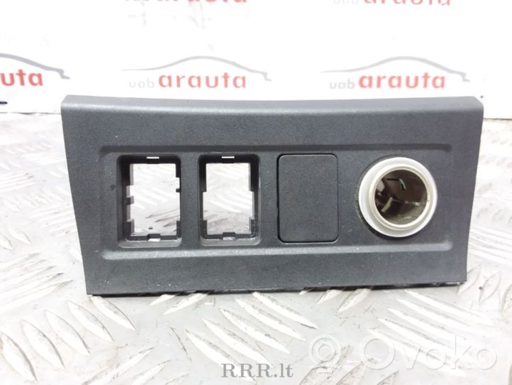 Toyota RAV 4 (XA30) Panel gniazda zapalniczki deski rozdzielczej 5544942011