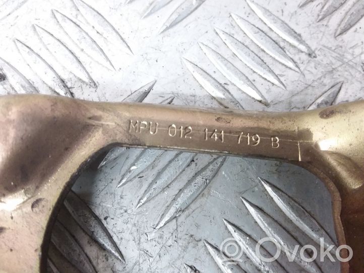 Volkswagen PASSAT B5 Forcella del braccio di rilascio della frizione 012141719B